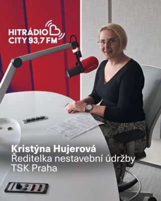 ❄️ Praha je na zimu připravená! 

V nejnovějším dílu pořadu CITY DRIVE na @hitradiocity937 o tom mluvila ředitelka nestavební údržby TSK Kristýna Hujerová.

Co konkrétně v rozhovoru zmínila? 🤔

1️⃣ Zimní údržba je v plné pohotovosti
Sklady jsou plné a je v nich víc než 22 tisíc tun soli. Do akce může kdykoliv vyrazit až 868 pracovníků i potřebná technika. 👷

2️⃣ Co když zrovna nesněží? 
Pracovníci rozhodně nezahálí – čistí ulice, hrabou listí, prořezávají stromy kvůli bezpečnosti a sází nové stromy i cibuloviny, které na jaře rozkvetou. 🌸

3️⃣ Nové odpadkové koše v ulicích
V Praze 3, 6, 7, 9, 10 a 15 přibývá 2 000 moderních a odolnějších košů vyvinutých speciálně pro hlavní město. Lépe snášejí počasí i pokusy vandalů. 🗑️

🎧 Celý rozhovor si můžete poslechnout na webu rádia (hitradiocity.cz/podcasty/city-drive).

#TSKPraha #TSK #Praha #zimavPraze #zimniobdobi #zimniudrzba #radio #rozhovor #HitradioCity