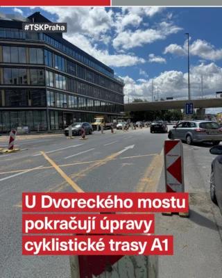🚴‍♀️ Pokračujeme v úpravách cyklistické trasy A1 v okolí Dvoreckého mostu.

Aktuálně realizujeme poslední úsek navazující na již dokončené práce podél Strakonické ulice. Stavba zahrnuje rekonstrukci chodníku, úpravy dopravního značení a dokončení cyklistické infrastruktury v úseku od Dvoreckého mostu směrem do centra.

Součástí prací je také vyrovnání obrub, oprava nezbytných částí vozovky a přeložka veřejného osvětlení.

⚠️ Po dobu stavby je v dotčeném úseku Strakonické ulice ve směru do centra uzavřen pravý jízdní pruh.

Děkujeme za trpělivost. Po dokončení bude trasa bezpečnější a komfortnější pro všechny, kteří se po této části Prahy pohybují na kole i pěšky.

#tsk #strakonicka #cykliste