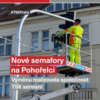 🚦 Když na semaforu svítí zelená, většina lidí to bere jako samozřejmost. Za tím ale stojí nepřetržitá práce desítek odborníků.

V křižovatce ulic Keplerova × Parléřova na Pohořelci právě kolegové z naší dceřiné společnosti TSK Servisní provádějí kompletní obnovu světelné signalizace a souvisejících telematických systémů. Jde o modernizaci technologií, které každý den pomáhají řídit dopravu a zajišťovat bezpečný pohyb řidičů, chodců i cestujících MHD.

Na přiložených fotografiích se můžete podívat, jak taková výměna světelné signalizace v praxi vypadá. Od práce v řadičích přes kabelové rozvody až po instalaci a zprovoznění nových technologií.

Pražské křižovatky přitom monitorujeme nepřetržitě. Díky tomu dokážeme včas reagovat na poruchy, plánovat modernizace a udržovat provoz v co nejlepší kondici. Pokud tedy v následujících týdnech potkáte naše techniky i na dalších místech v metropoli, je dost možné, že právě pracují na tom, aby doprava fungovala spolehlivě i do budoucna.

#TSK #TSKservisni #Semafory